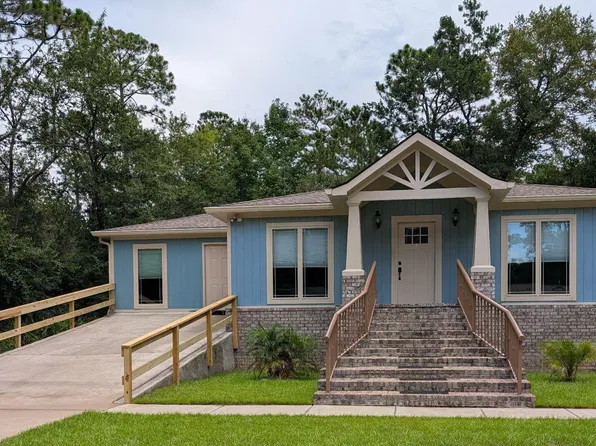 1020 Margaret St, Ocean Springs, MS 39564