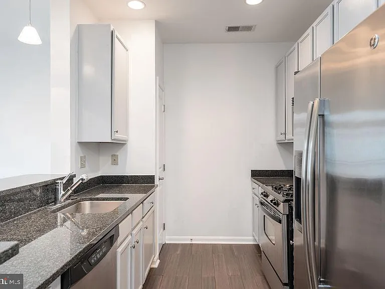 2655 Prosperity Ave #415 — Photo 29