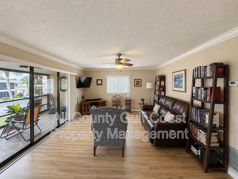 2 bed, 2.0 bath, 1186 sqft, $1,575 — Photo 3