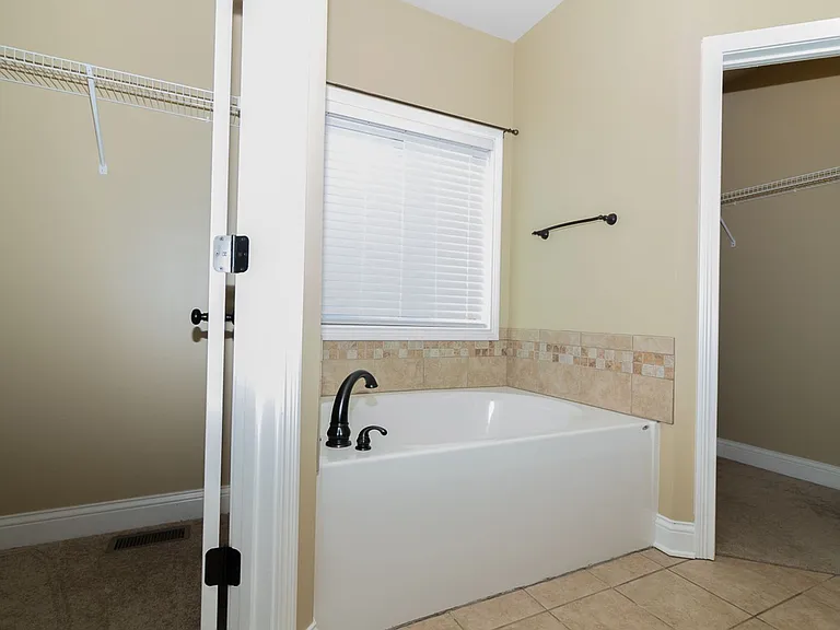 114 Lowball Ln — Photo 22