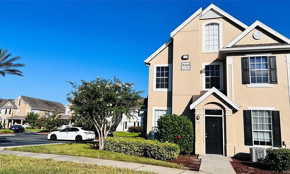 9165 Lee Vista Blvd #108