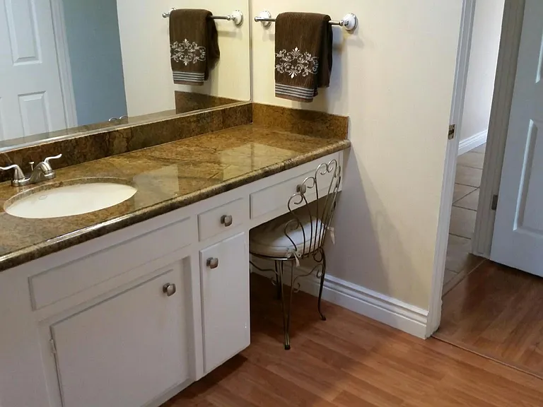 1075 Amethyst Dr — Photo 6