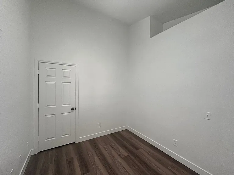 3816 Waynesvill St — Photo 50
