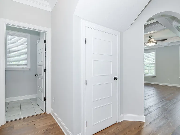 344 Colonnades Dr — Photo 23