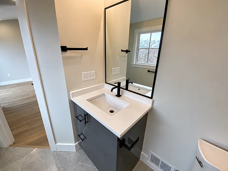 300 Somerville Ave #H — Photo 9