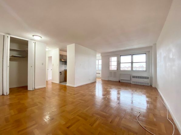 210 W 251st St APT 7C