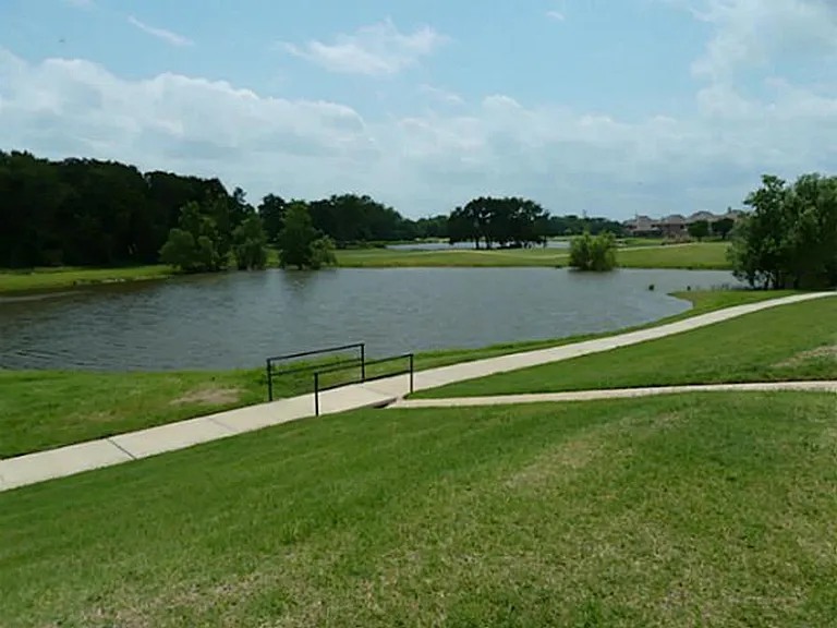324 Highland Glen Dr — Photo 10