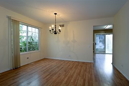 4th image of 440 Knoll Crest Dr