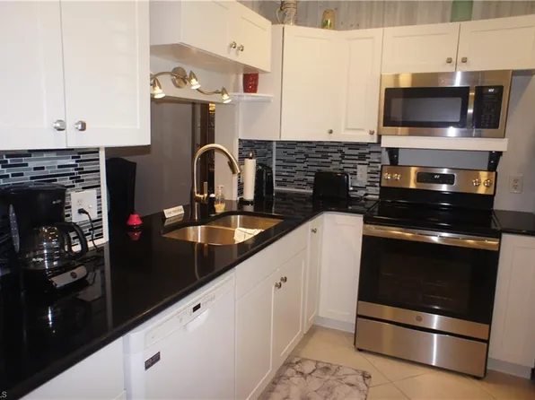 1747 Pebble Beach Dr APT 102, Fort Myers, FL 33907