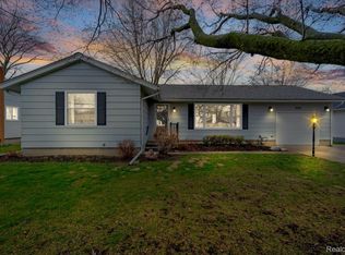 1918 Vine St, Saint Clair, MI 48079