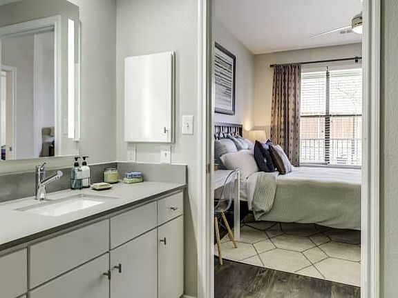 5th image of 3630 S Congress Ave #267