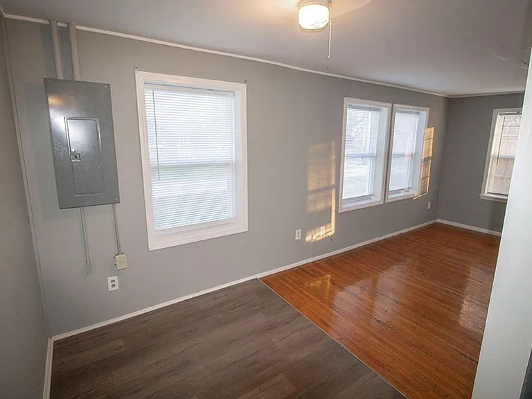 1507 W Worley St — Photo 9