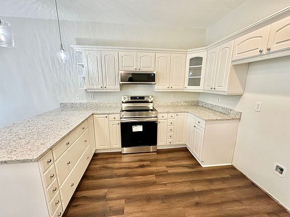 4th image of 1570 Asbury Dr