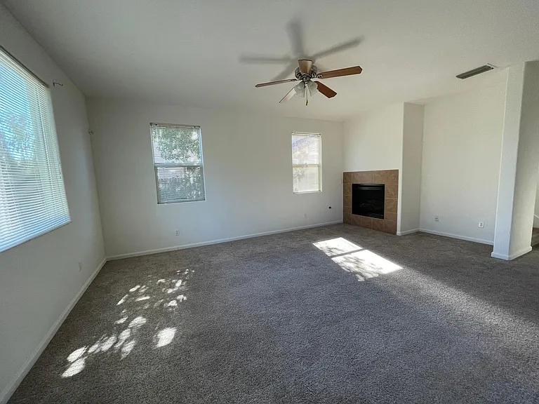 506 Barclay Way — Photo 3