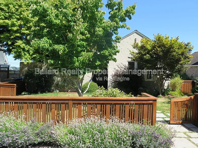 3246 Conkling Pl W — Photo 2