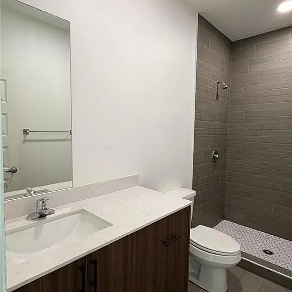 546 North Ave #B — Photo 7