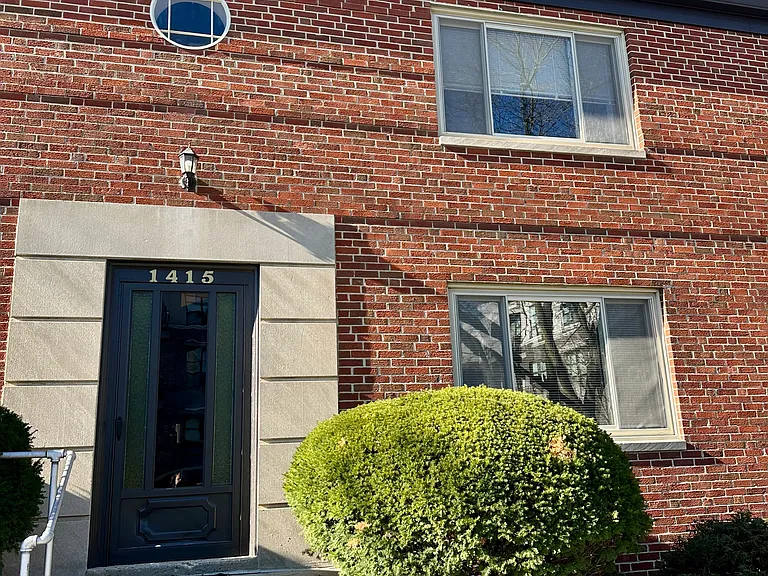 1415 Broadview Ave #B — Photo 1