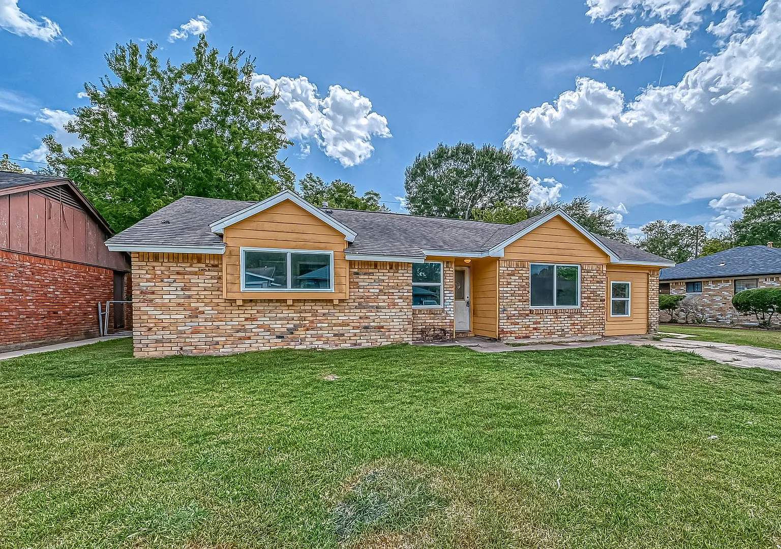 Affordable spacious 5bed/2bath single-family house! — Photo 2
