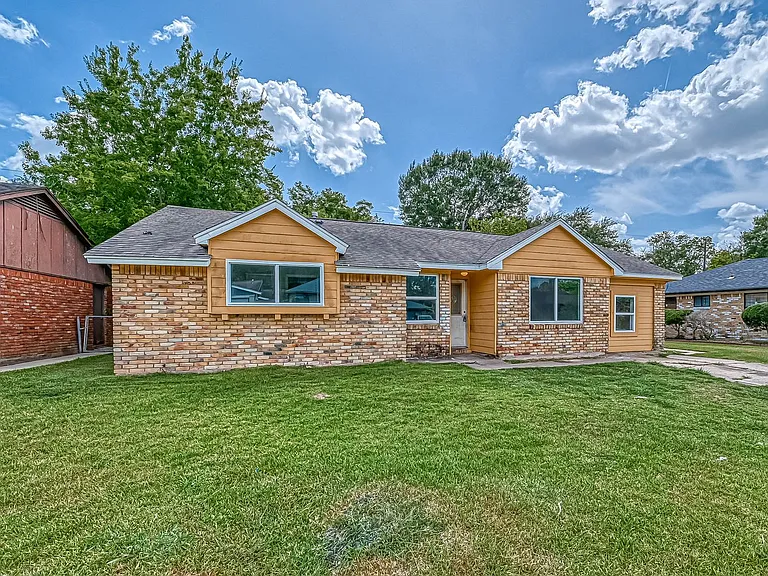 5606 Elm Springs Dr — Photo 2