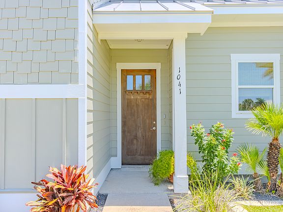 3rd image of 1041 Fiji Dr