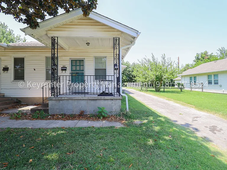 1622 S Indianapolis Ave — Photo 2