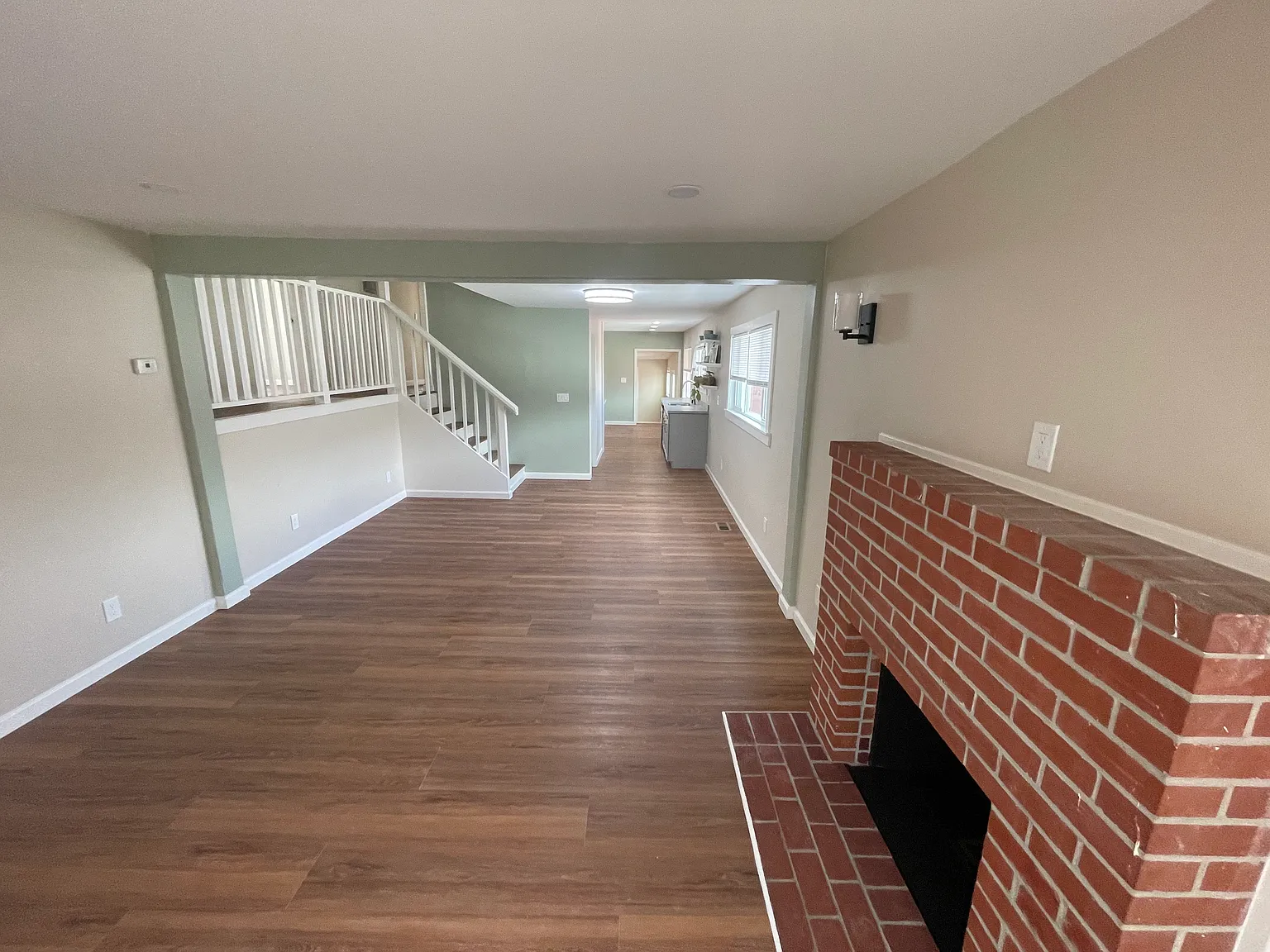 3 bed, 1700 sqft, $4,495 — Photo 2