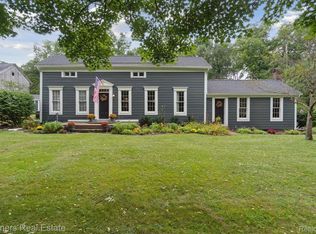 9460 McClements Rd, Brighton, MI 48114