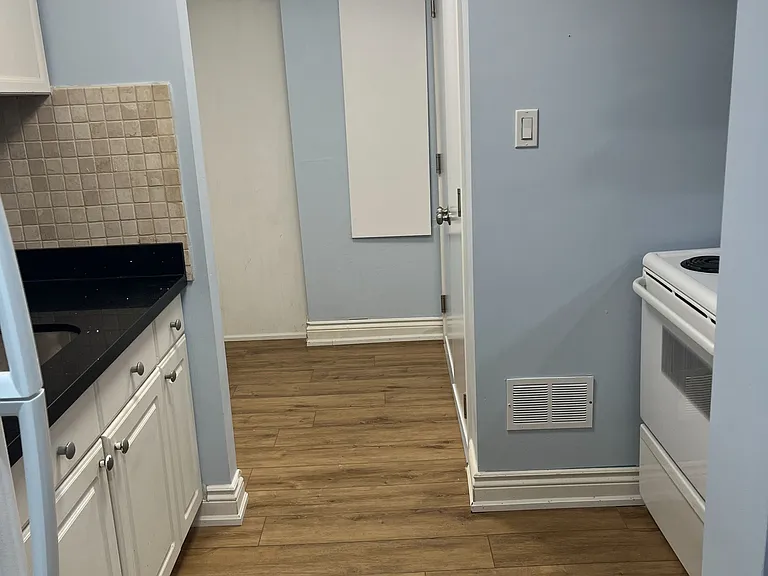 12 Woodgrove Ct #LOWER — Photo 9