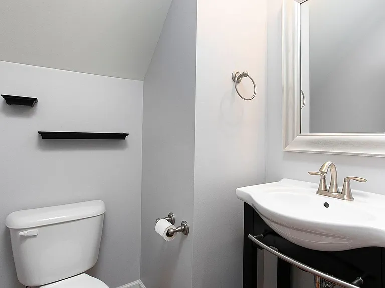 427 Stapleford Ln — Photo 10