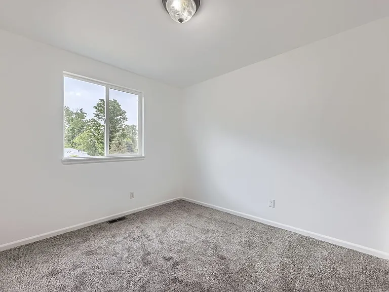 5205 Dudley St — Photo 20