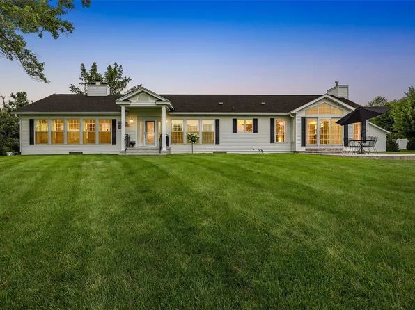 6000 Beverly Rd SW, Cedar Rapids, IA 52404