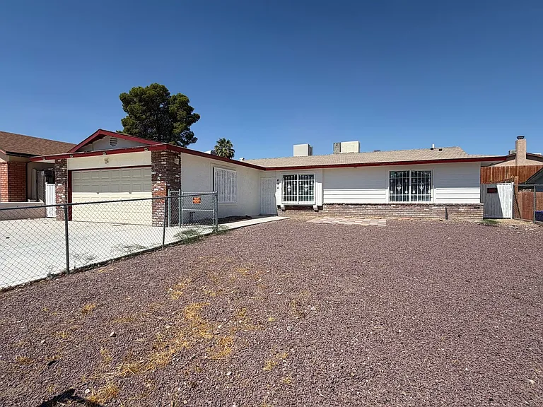 424 Oakmont Dr — Photo 3