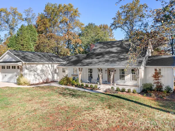 1984 Hickory Hills Dr, Denver, NC 28037