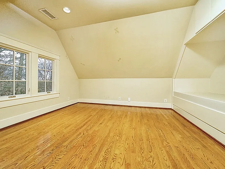 3944 Woodlawn Dr — Photo 31