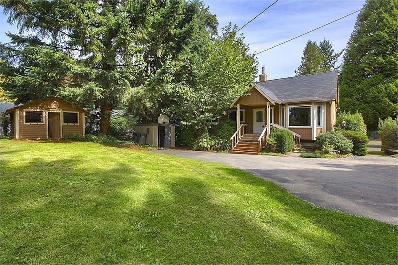 1st image of 2638 Marine Dr