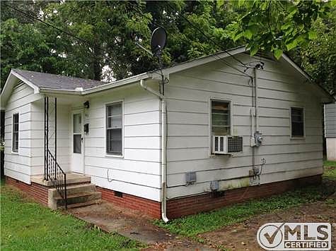 2nd image of 613 E Decherd St