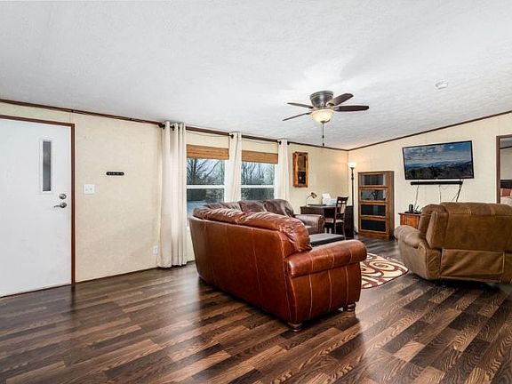 3rd image of 3876 E Burke Blvd