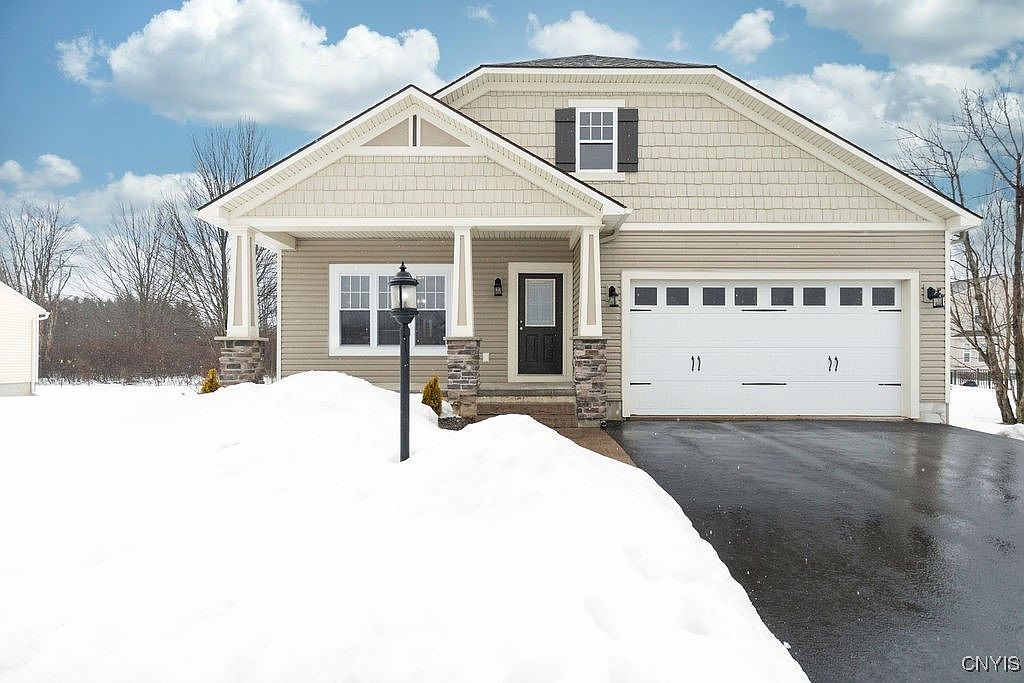 s.tさん 8762 Track Side Trl, Brewerton, NY 13029 | Zillow