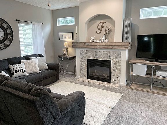 5th image of 401 Cottontail Ct