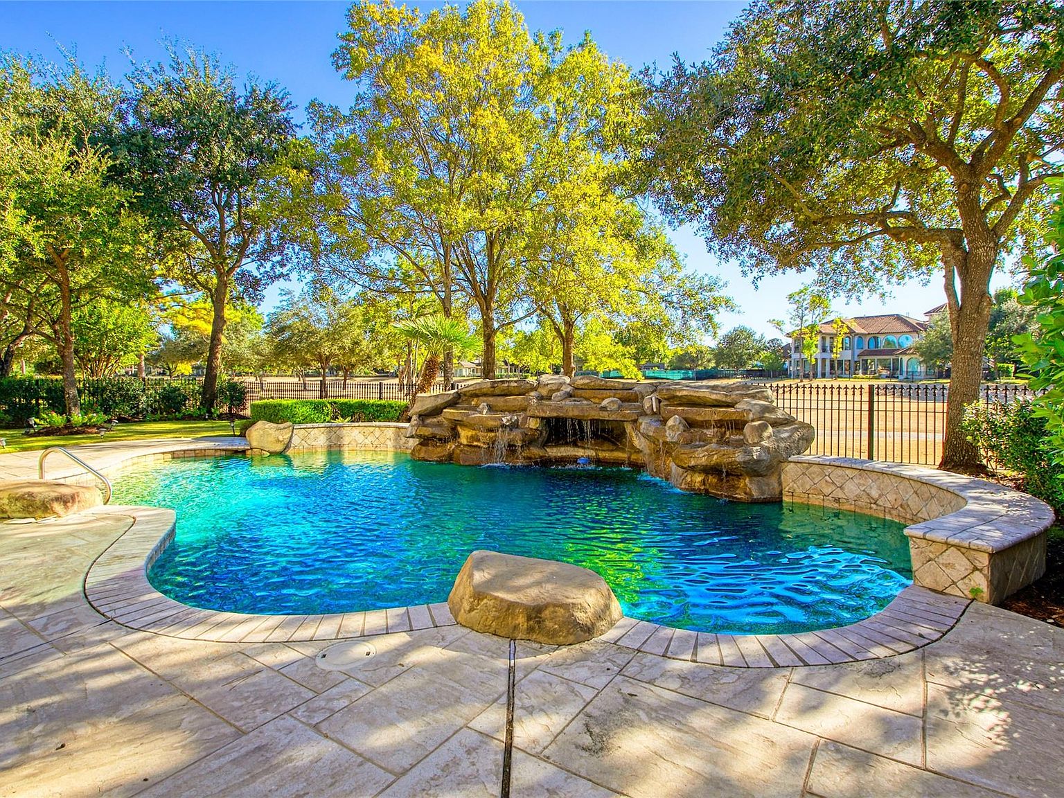 11615 Legend Manor Dr