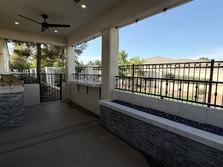 1777 W Ocotillo Rd — Photo 41