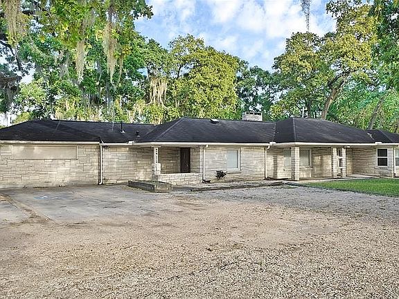 4th image of 2914 W T C Jester Blvd
