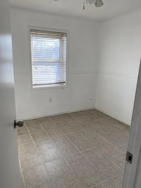 720 W Railroad St — Photo 3