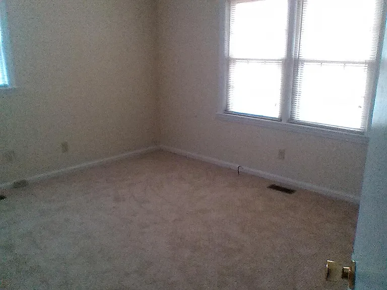 1820 Duncan Dr — Photo 2