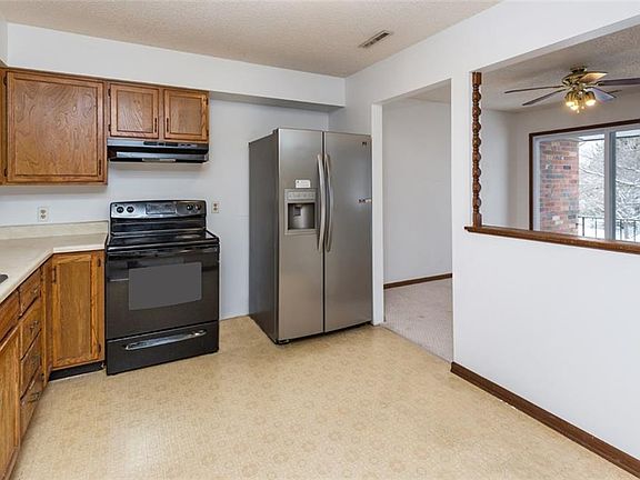4th image of 4817 Woodland Ave Unit 3