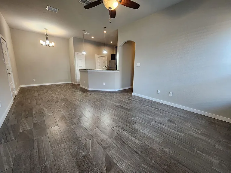 530 Creekside Frst — Photo 2
