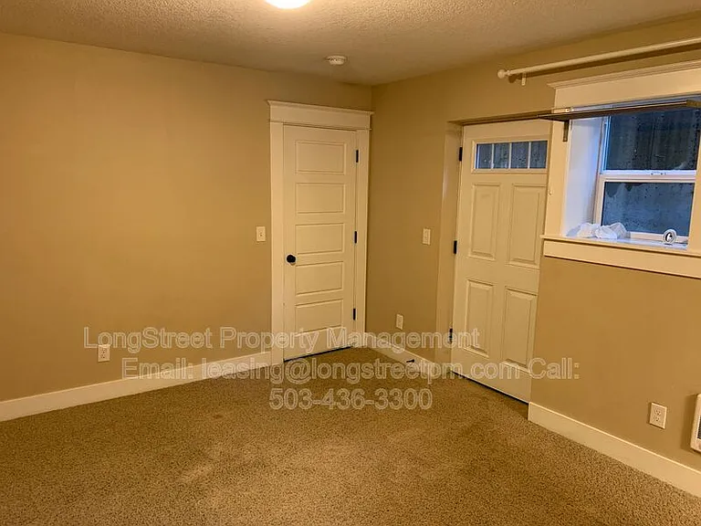 532 NE Sumner St #B — Photo 5