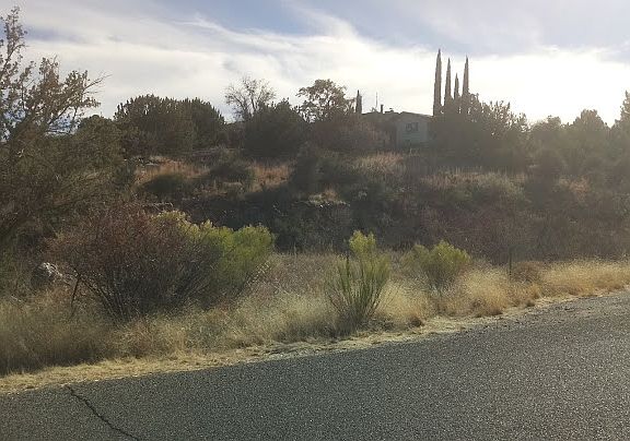 4th image of 2331 S Valley Dr