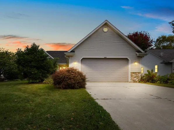 1416 Lee AVENUE, West Bend, WI 53090