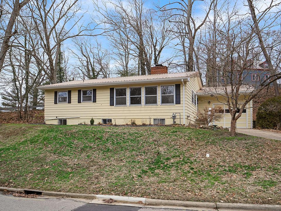 1st image of 2 Briarwood Dr